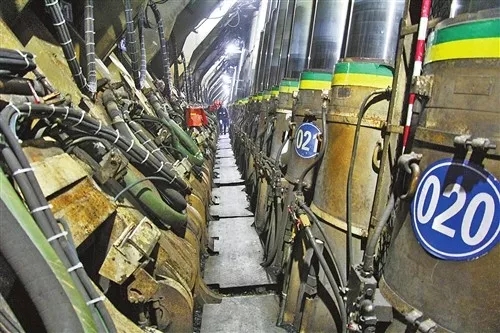 �������֣����ýṹ���������ӭ������չ��